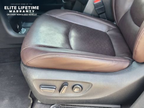 Used 2024 Toyota Sienna Platinum FWD image 24