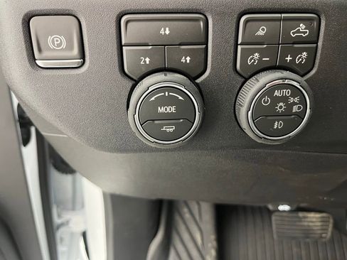 New 2026 Chevrolet Silverado 2500 LT image 26