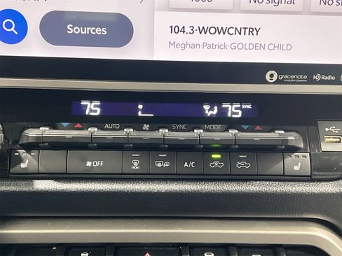 Used 2022 Toyota Tundra SR5 w/ SR5 Premium Package image 19