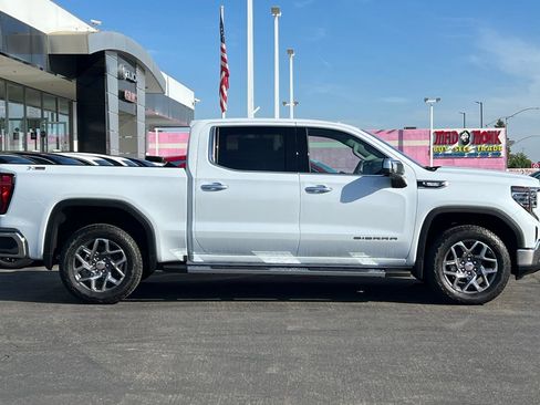 New 2026 GMC Sierra 1500 SLT image 4
