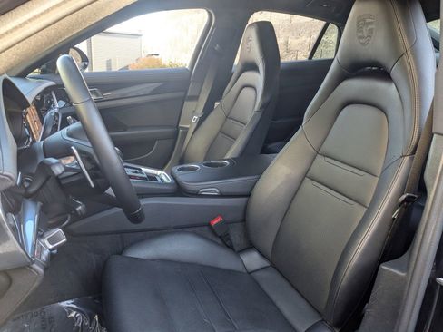 Used 2023 Porsche Panamera image 5