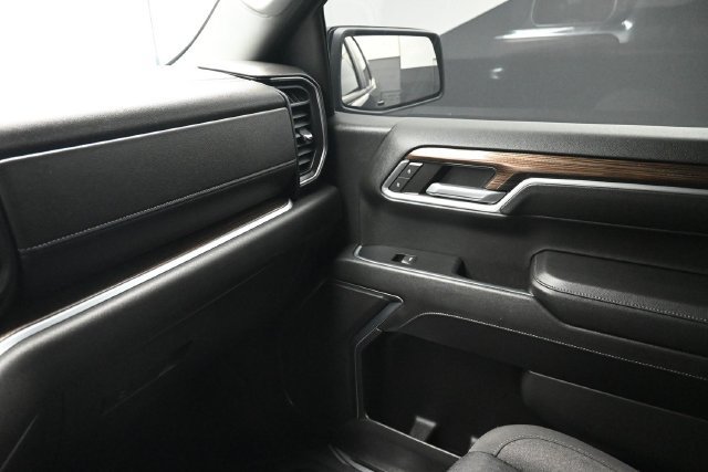 Used 2023 Chevrolet Silverado 1500 RST AWD/4WD image 8