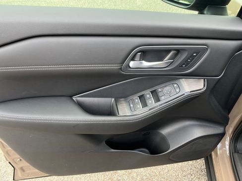 New 2025 Nissan Rogue SL w/ SL Premium Package image 11