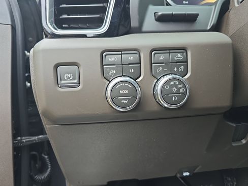 New 2026 GMC Sierra 3500 Denali w/ Denali Reserve Package image 21