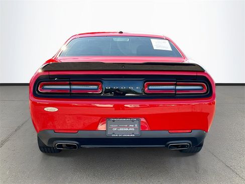 Certified 2015 Dodge Challenger SXT image 6
