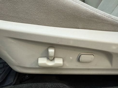 Used 2013 Subaru Legacy 2.5i Premium image 13