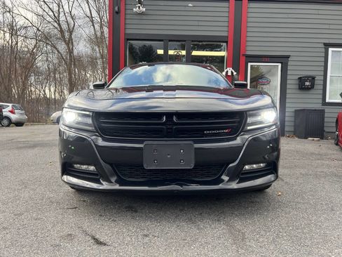 Used 2017 Dodge Charger SXT w/ AWD Plus Group image 2