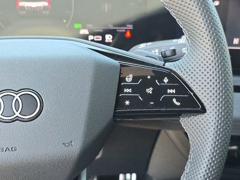 New 2025 Audi SQ6 e-tron Premium Plus image 21