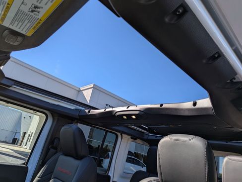 New 2026 Jeep Wrangler Unlimited Rubicon image 14