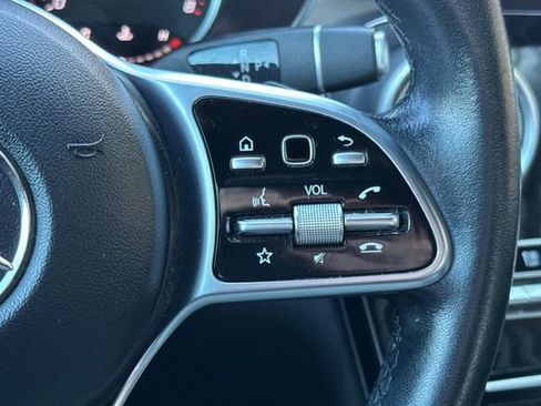 Used 2021 Mercedes-Benz GLC 300 image 28