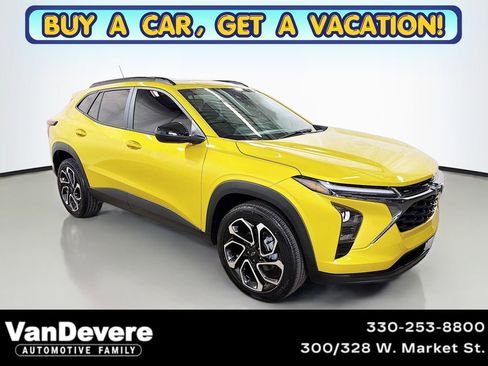 Used 2024 Chevrolet Trax RS w/ Sunroof Package FWD image 1