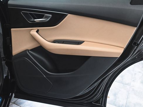 Used 2024 Audi Q7 2.0T Premium w/ Convenience Package image 13