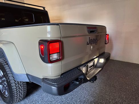 Used 2020 Jeep Gladiator Sport AWD/4WD image 46