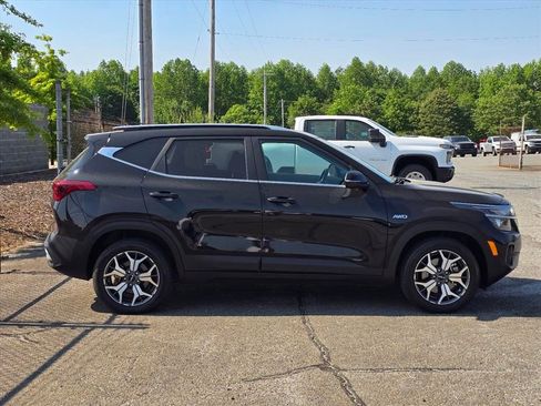 Used 2023 Kia Seltos EX AWD/4WD image 9