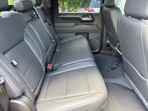 Used 2025 GMC Sierra 2500 SLT w/ SLT Convenience Package AWD/4WD image 30