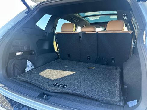 Certified 2024 Volkswagen Tiguan SE R-Line AWD/4WD image 14