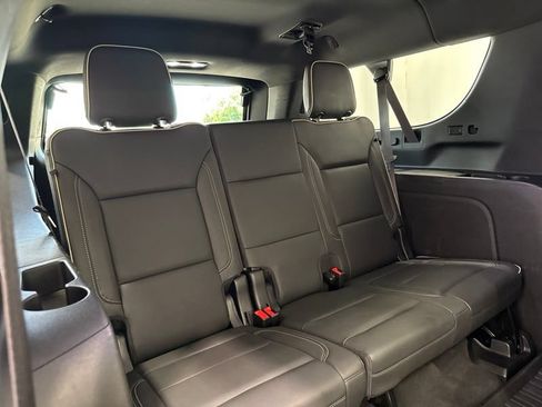 Used 2022 GMC Yukon XL SLT w/ SLT Premium Package AWD/4WD image 14