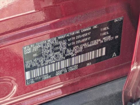 Used 2021 Toyota RAV4 LE FWD image 18