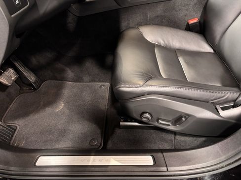 Certified 2023 Volvo XC60 B5 Core w/ Climate Package image 11