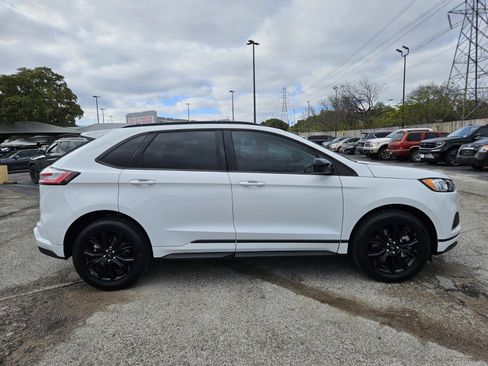 Certified 2024 Ford Edge SE w/ Black Appearance Package image 2