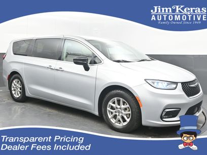 Used 2024 Chrysler Pacifica Touring-L