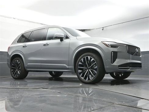 Used 2026 Volvo XC90 B6 Plus w/ Protection Package Premier image 26