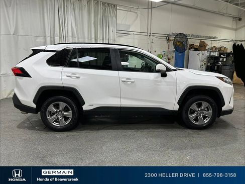 Used 2025 Toyota RAV4 XLE AWD/4WD image 9