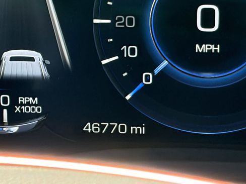 Used 2018 Cadillac Escalade Premium Luxury AWD/4WD image 13