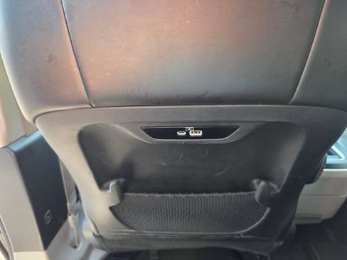 Used 2023 Chrysler Pacifica Touring-L FWD image 33