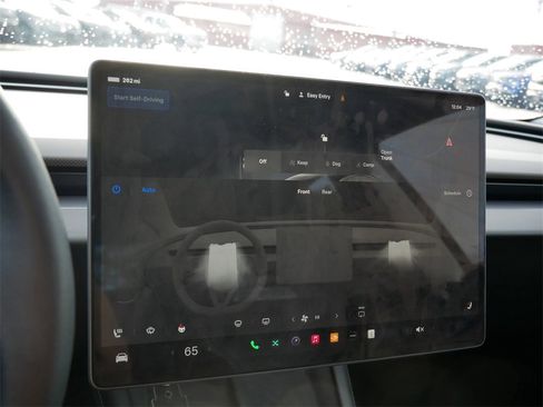 Used 2024 Tesla Model 3 Performance image 25