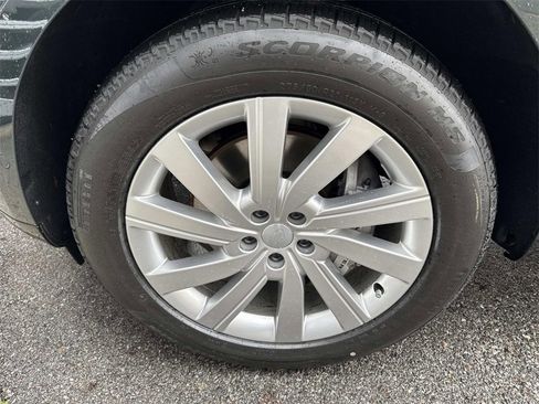 New 2025 Land Rover Range Rover SE image 11