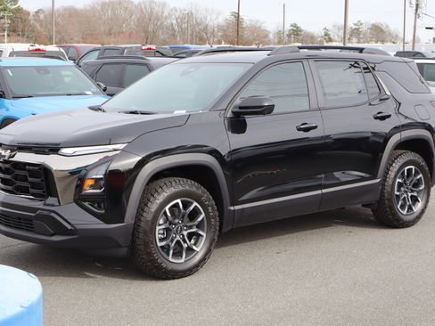 New 2026 Chevrolet Equinox ACTIV w/ Convenience Package III FWD image 3
