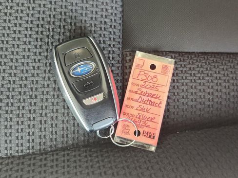 Used 2025 Subaru Outback Premium AWD/4WD image 23