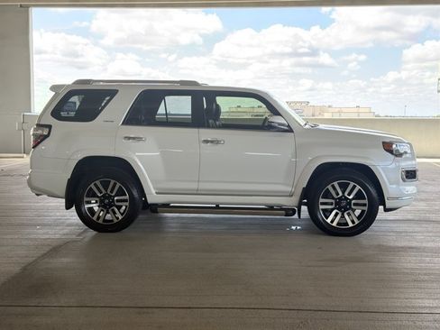 Used 2018 Toyota 4Runner Limited AWD/4WD image 4
