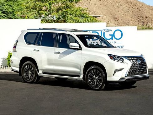 Used 2023 Lexus GX 460 Premium w/ Accessory Package AWD/4WD image 4