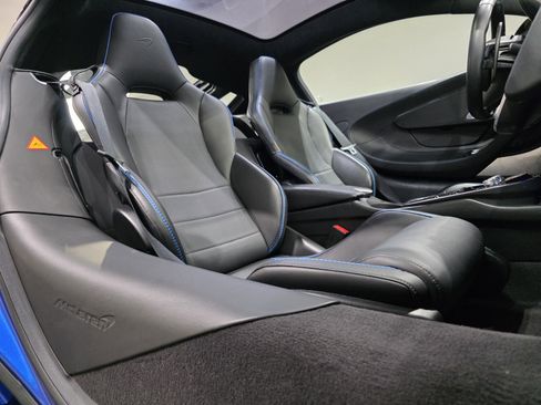 Used 2023 McLaren GT RWD image 18