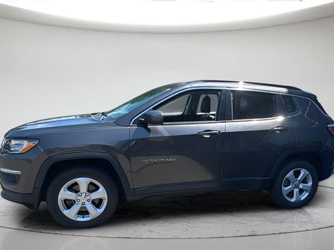 Used 2018 Jeep Compass Latitude AWD/4WD image 9