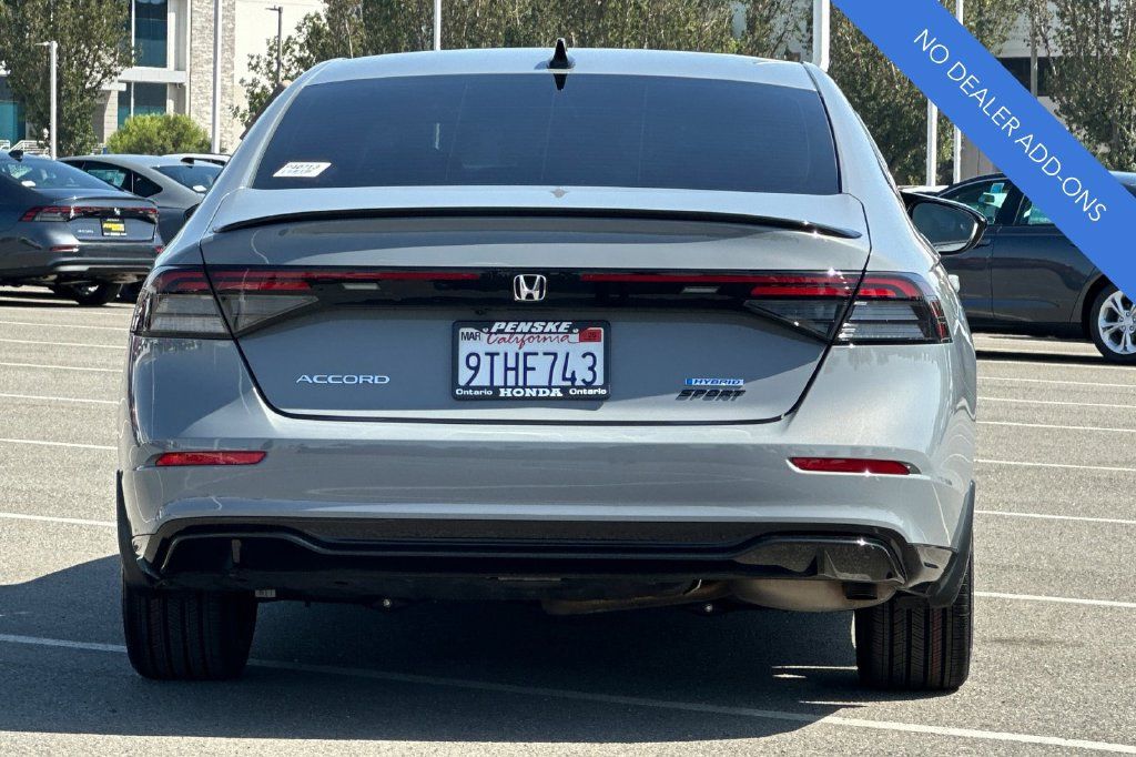 Used 2025 Honda Accord Sport image 5