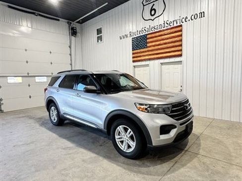 Used 2021 Ford Explorer XLT AWD/4WD image 1