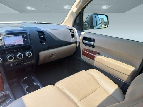 Used 2019 Toyota Sequoia Platinum AWD/4WD image 29