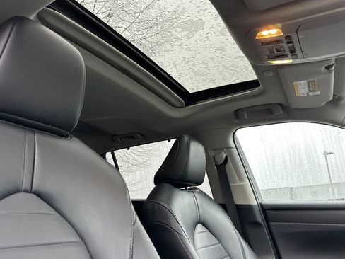 Used 2023 Toyota Highlander XLE image 18
