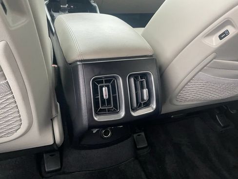 Certified 2025 Kia Sorento S FWD image 22