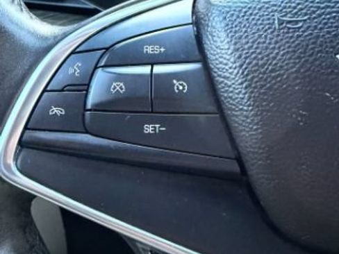 Used 2017 Cadillac XT5 FWD w/ LPO, Wheel Lock Package image 19