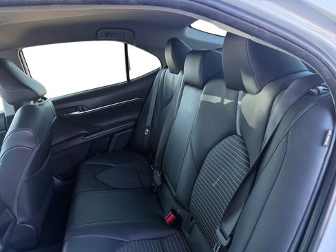 Used 2023 Toyota Camry SE image 11