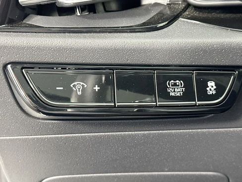 Used 2023 Kia Niro EX Touring FWD image 25
