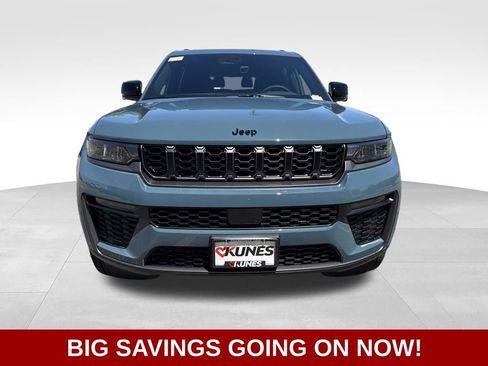 New 2026 Jeep Grand Cherokee L Limited w/ Limited Altitude Package AWD/4WD image 10