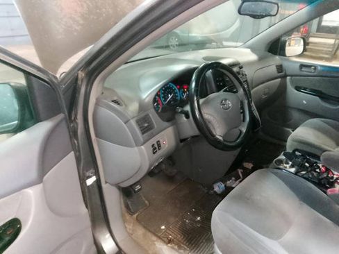 Used 2005 Toyota Sienna LE FWD image 33