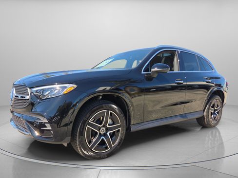 New 2026 Mercedes-Benz GLC 300 image 2