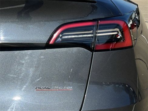 Used 2023 Tesla Model Y Long Range image 8