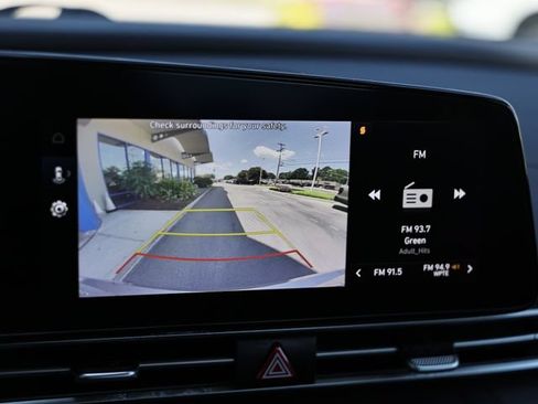 Used 2024 Hyundai Elantra SEL FWD image 35